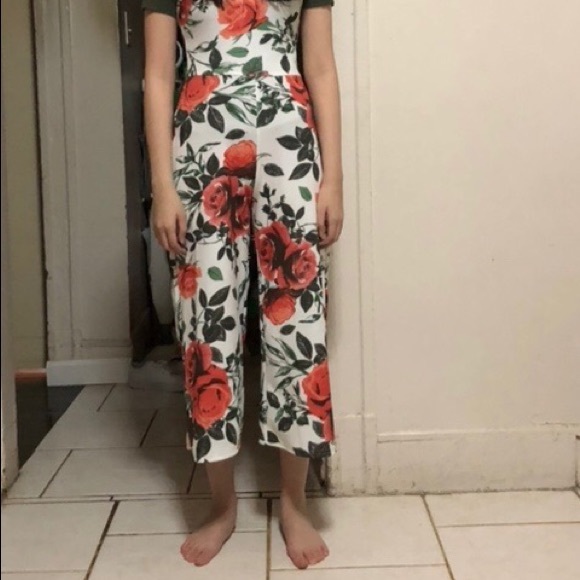 NEW Petite Floral Jumpsuit - Picture 7 of 7